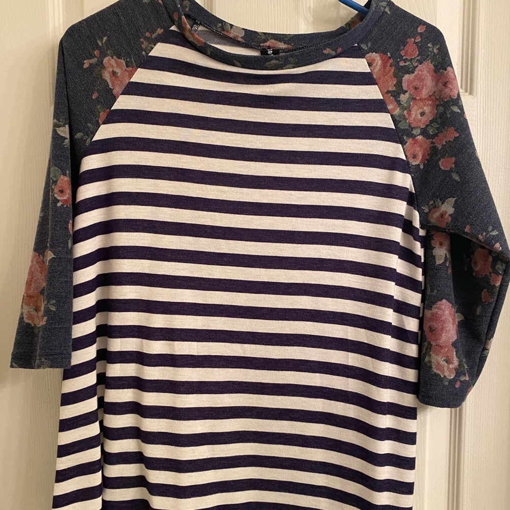 ✨ 3/$10 3/4 Sleeve T-shirt